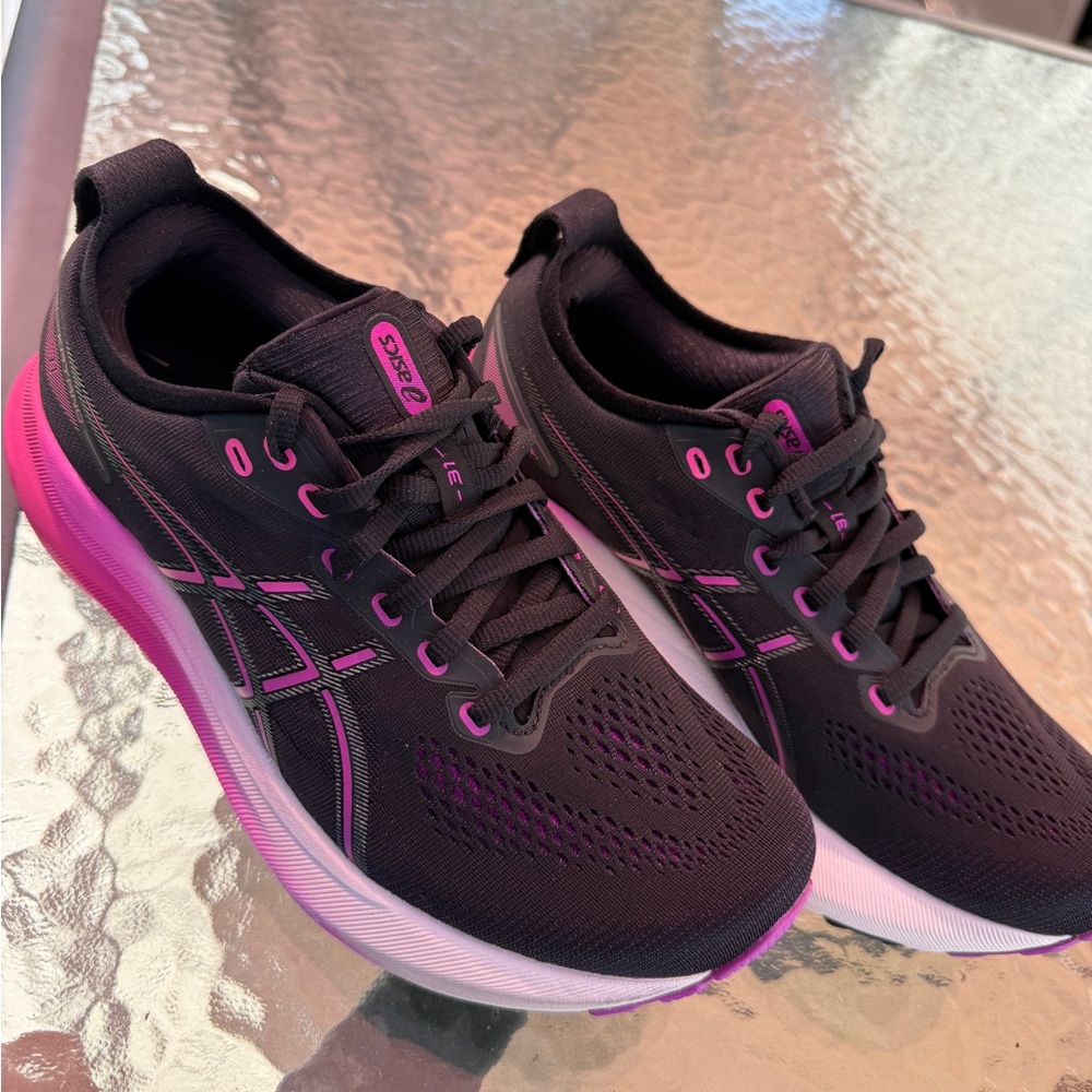 ASICS Women's Black and Pink Gel-Kayano 31 running shoes